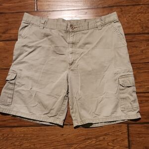 High Sierra Men's 42 Tan Cargo Shorts
